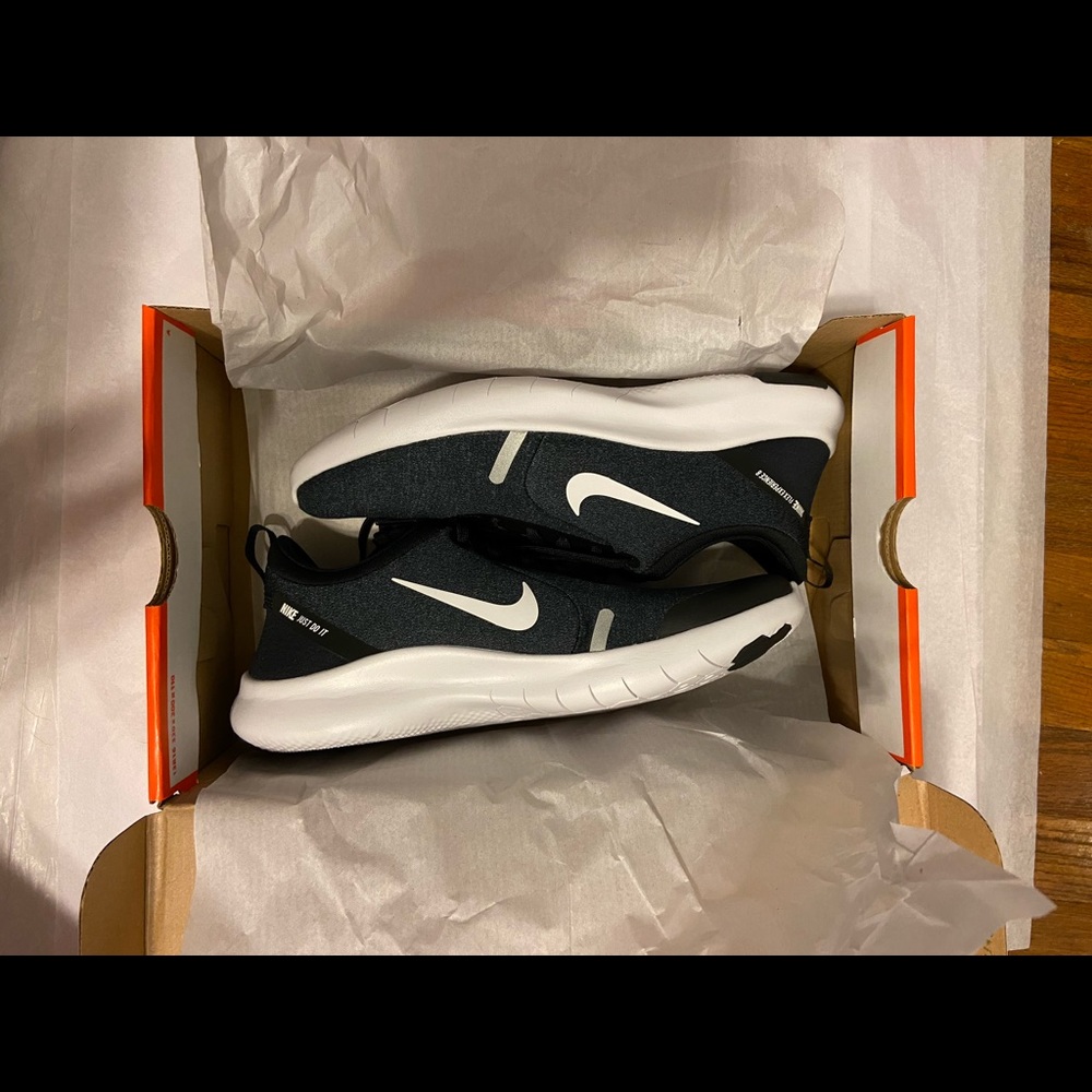 *SOLD* Nike Flex Experience RN 8 Running Shoes - Picture 3 of 8